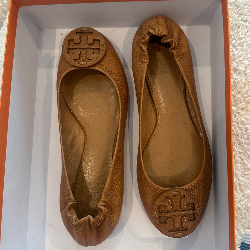 Tory Burch Minnie tan flats as if new!